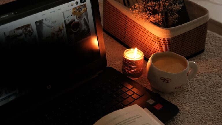 How to Plan a Relaxing Screen-Light Evening